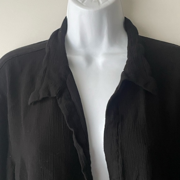 COPY - Elan women’s button down - Picture 4 of 10